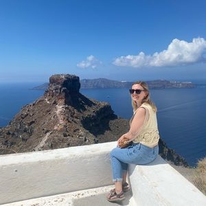 Meet your Posher, Joy